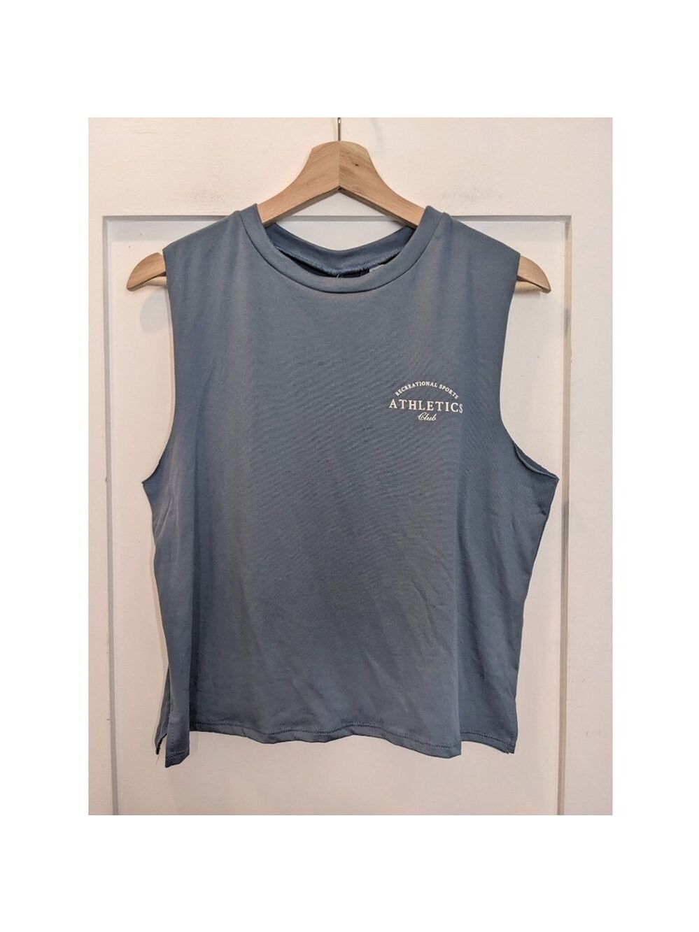 NWT Good hYOUman | The Lili Active Crop in Athletics Club print